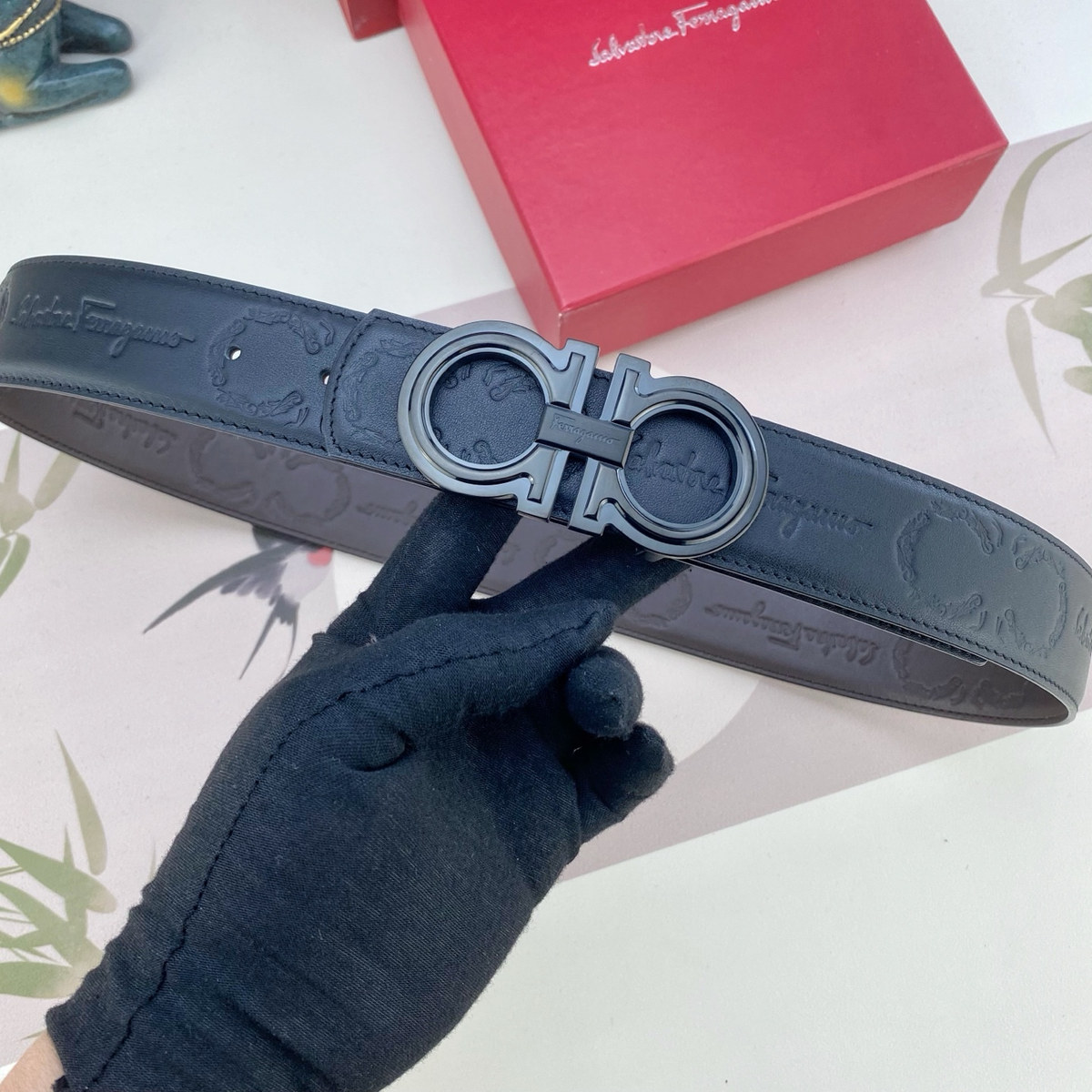 Ferragamo Sculpted Pin Buckle 38 mm، منظر كامل للحزام