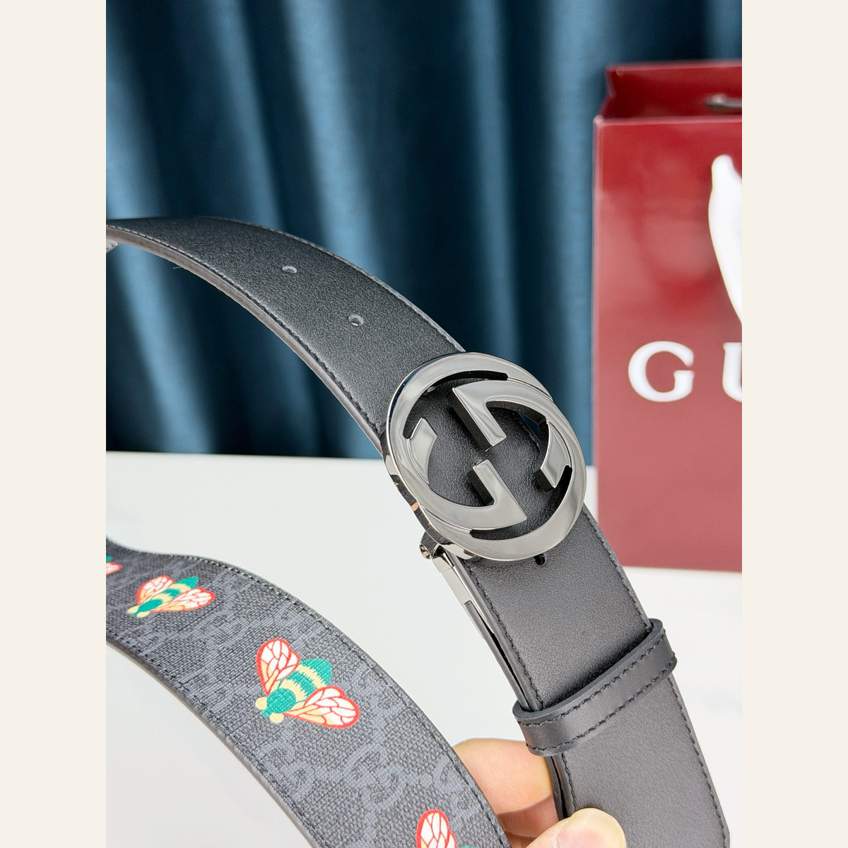 Gucci Bee Canvas Double G 38 mm, alternate strap face