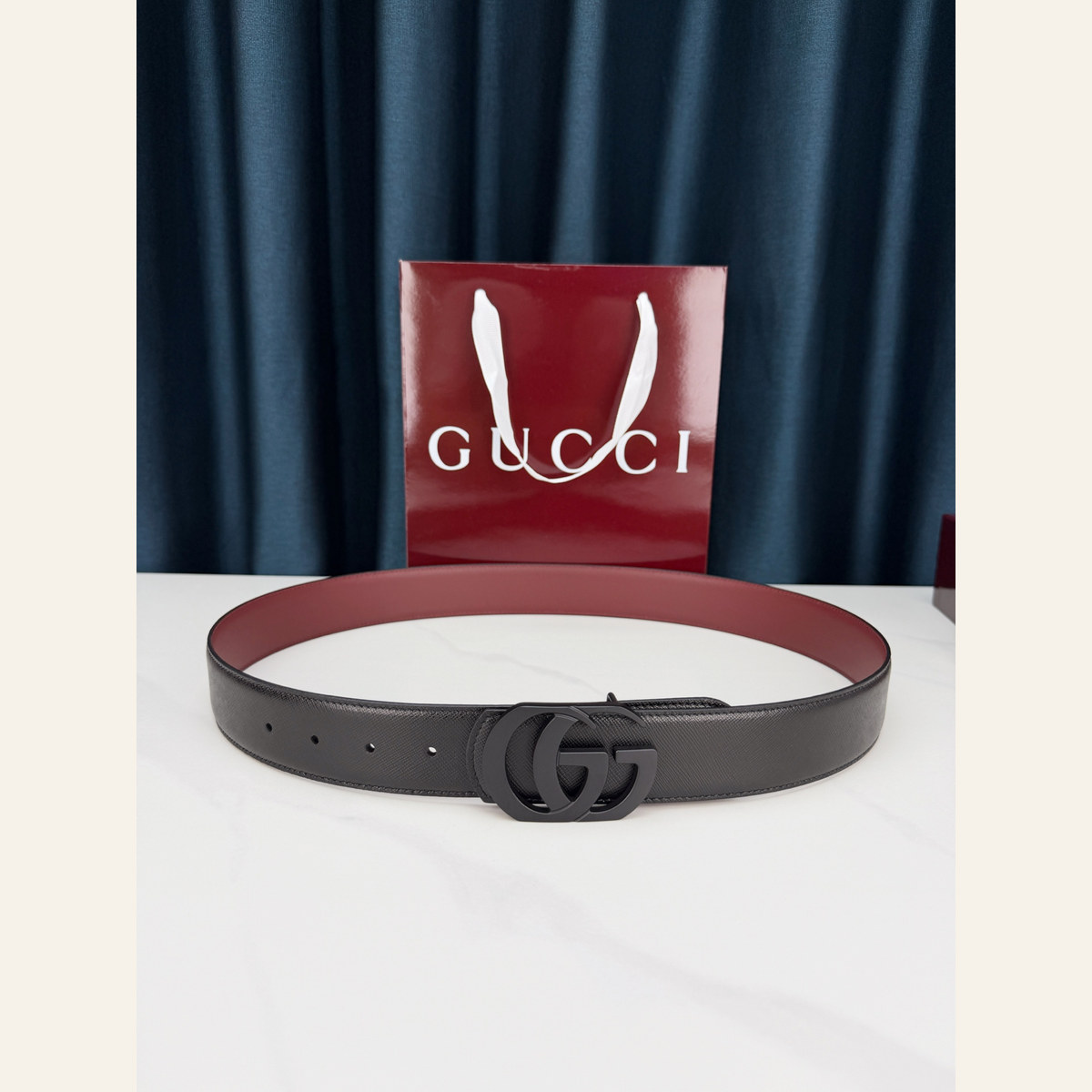 Gucci Square Double G Reversible 40 mm، منظر كامل للحزام