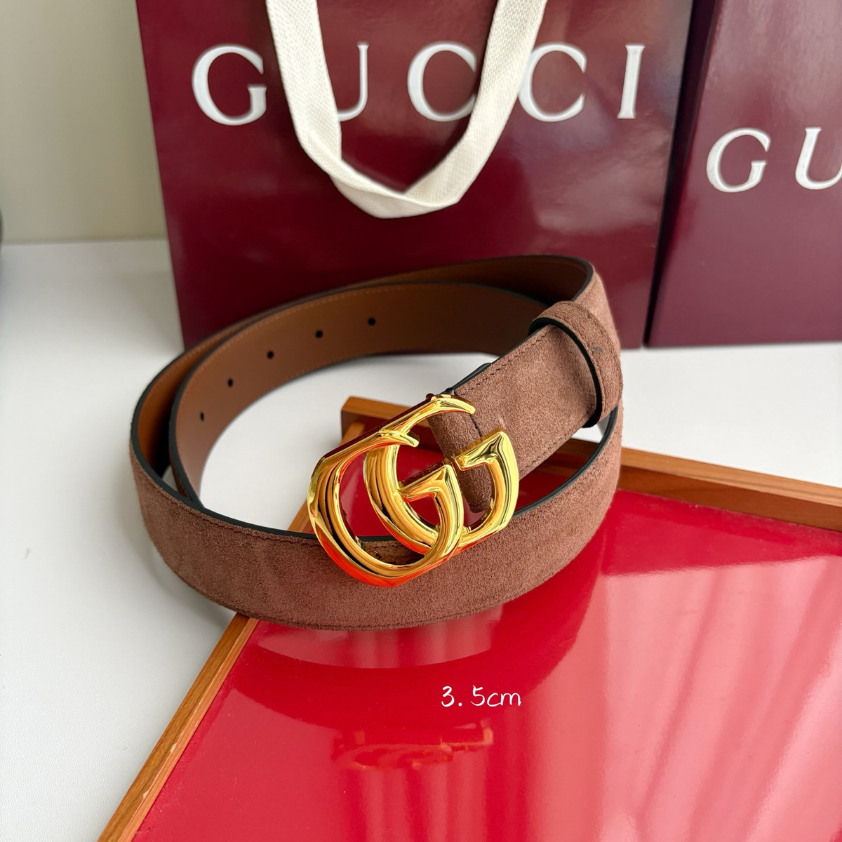 Gucci Suede Double G 35 mm، منظر كامل للحزام