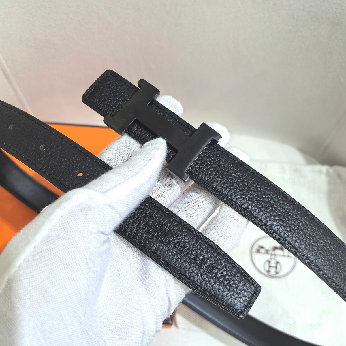 Hermès H Buckle Reversible 24 mm، لقطة قريبة للإبزيم