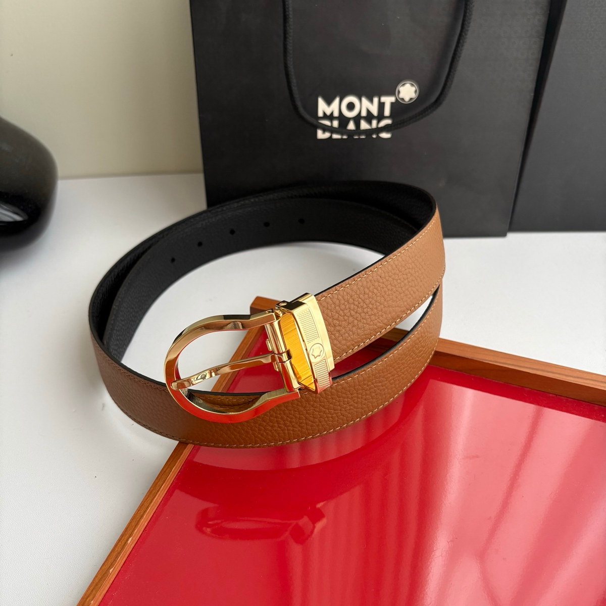 Montblanc Horseshoe Reversible 35 mm، منظر كامل للحزام
